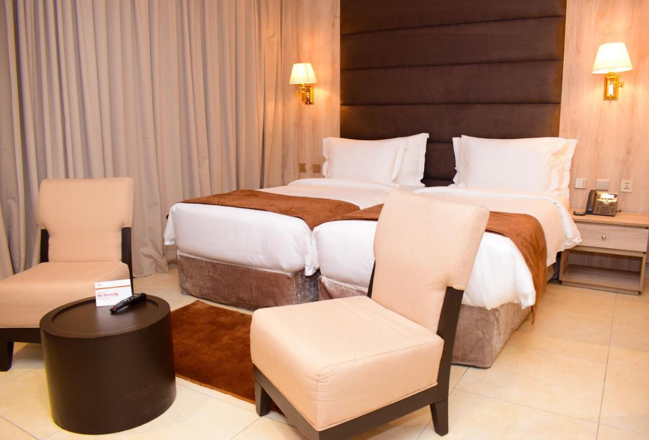 Monty Suites & Golf Uyo Exterior photo